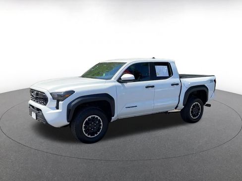 Used 2025 Toyota Tacoma TRD Off-Road AWD/4WD image 8