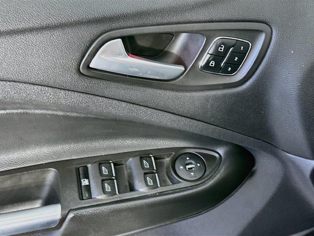 Used 2014 Ford Escape Titanium AWD/4WD image 24