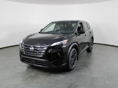 New 2026 Nissan Rogue SV AWD/4WD image 2