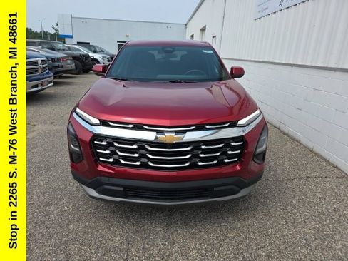 Used 2026 Chevrolet Equinox LT AWD/4WD image 4