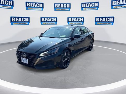 Used 2024 Nissan Altima 2.5 SR FWD image 4