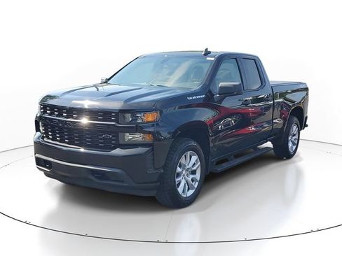Certified 2020 Chevrolet Silverado 1500 Custom w/ Custom Value Package AWD/4WD image 2