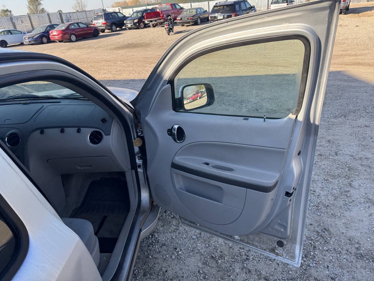 Used 2011 Chevrolet HHR LT FWD image 28