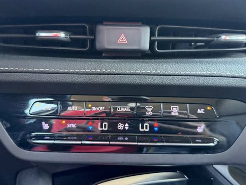 Used 2021 Buick Envision Essence w/ Sport Touring Package FWD image 24