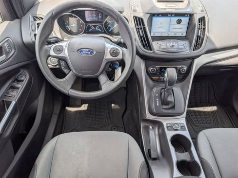 Used 2016 Ford Escape SE w/ Equipment Group 201A FWD image 6