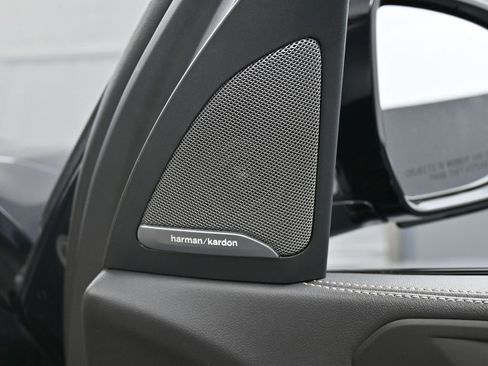 Used 2024 BMW X5 xDrive40i w/ M Sport Package image 32