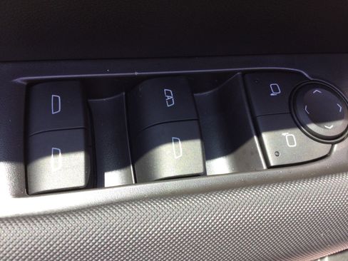 New 2025 Chevrolet Colorado Z71 w/ Technology Package image 9