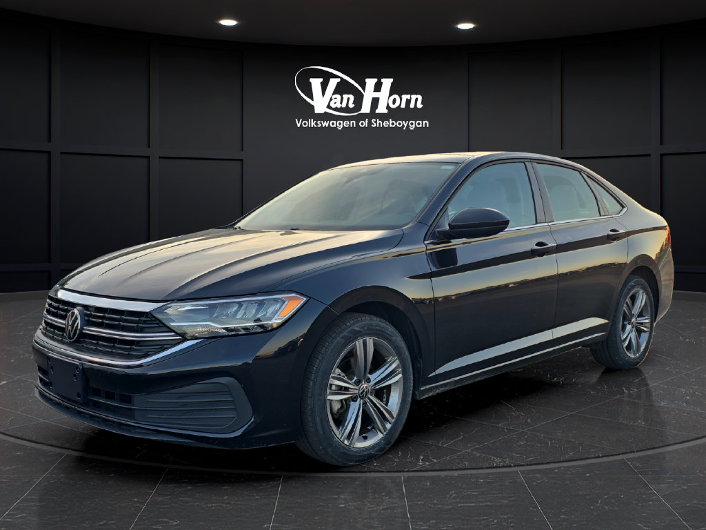 Used 2024 Volkswagen Jetta SE FWD image 3