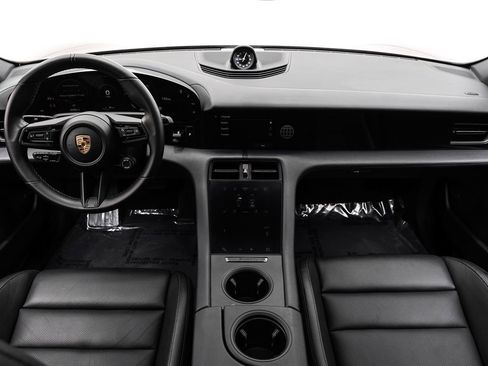 Used 2021 Porsche Taycan 4S w/ Premium Package image 11