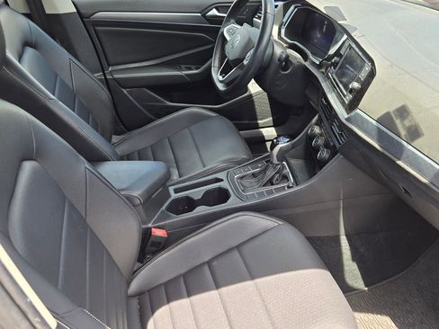 Used 2022 Volkswagen Jetta SE image 7