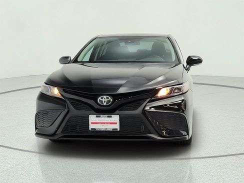 Used 2024 Toyota Camry SE FWD image 2