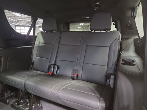 New 2026 Chevrolet Suburban Z71 w/ Comfort Package image 38