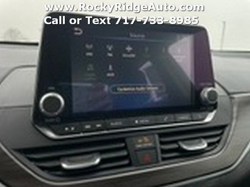 Used 2024 Nissan Altima 2.5 SV image 15