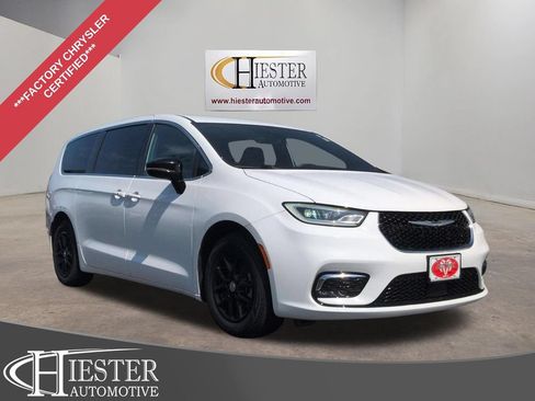 Used 2025 Chrysler Pacifica Select FWD image 1