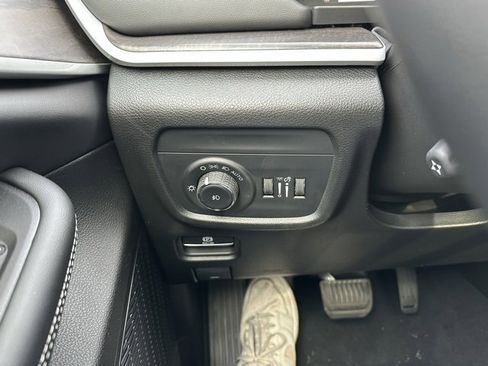 New 2026 Chrysler Pacifica Select image 25