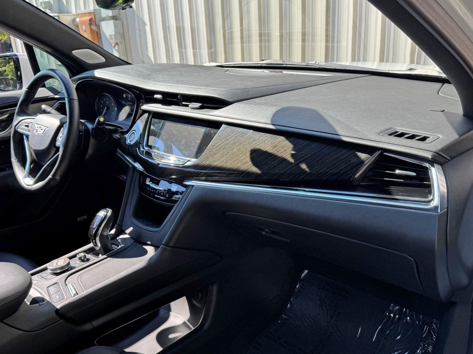 Used 2022 Cadillac XT6 Premium Luxury w/ Technology Package FWD image 14