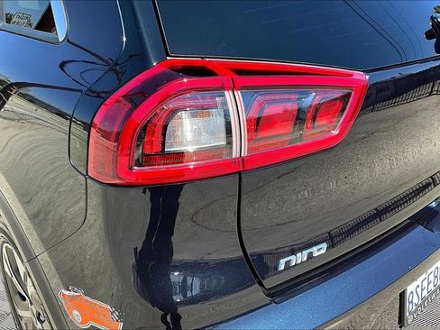 Used 2019 Kia Niro EX Premium FWD image 24