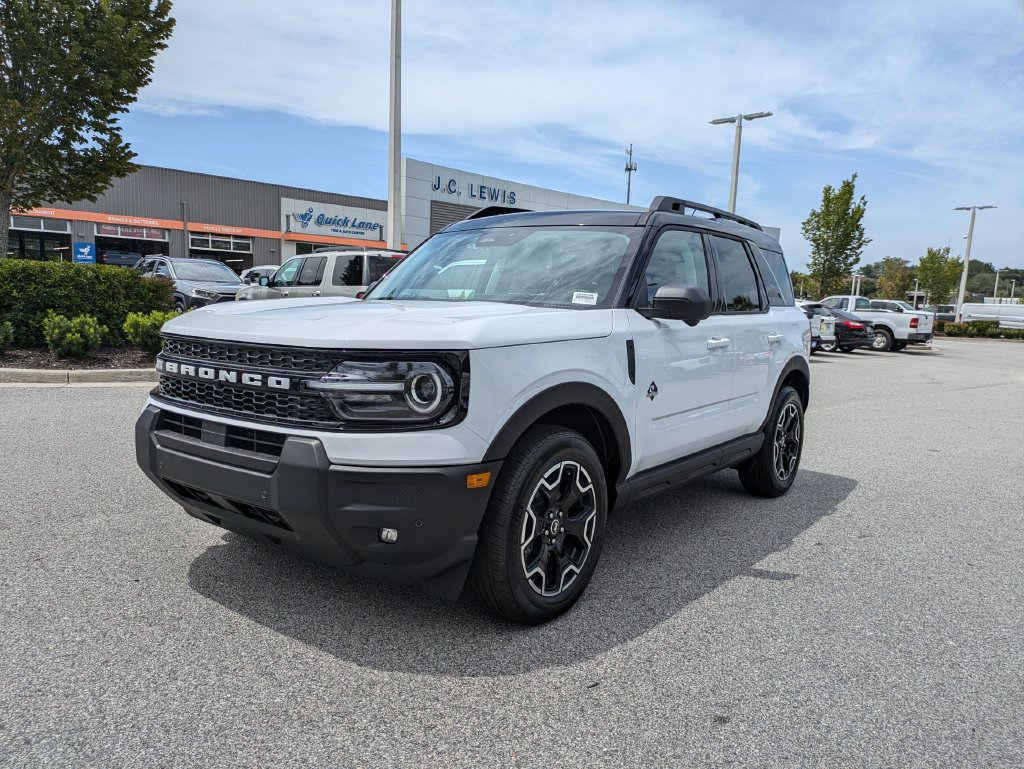 New 2026 Ford Bronco Sport Outer Banks w/ Outer Banks Tech Package+ AWD/4WD image 8