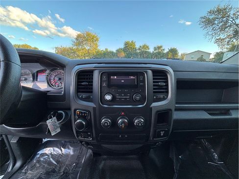 Used 2019 RAM 1500 4x4 Crew Cab Tradesman image 11