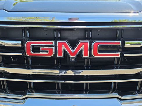 Certified 2024 GMC Yukon XL SLT w/ SLT Luxury Package AWD/4WD image 37