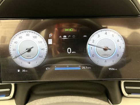 Used 2024 Hyundai Elantra Limited FWD image 9