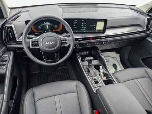 Used 2025 Kia Sorento S w/ Panoramic Sunroof Package image 13