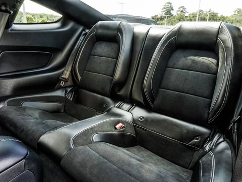 Used 2022 Ford Mustang Shelby GT500 w/ Technology Package RWD image 41