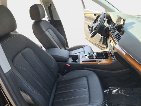 Used 2023 Audi Q5 2.0T Premium w/ Convenience Package AWD/4WD image 12