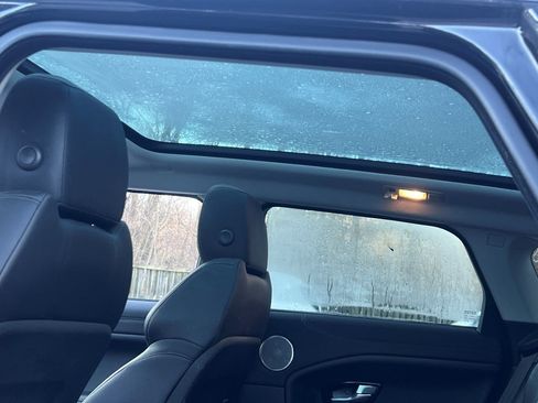 Used 2018 Land Rover Range Rover Evoque SE Premium image 15