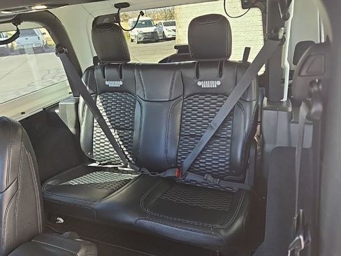 Used 2021 Jeep Wrangler Sport S image 37