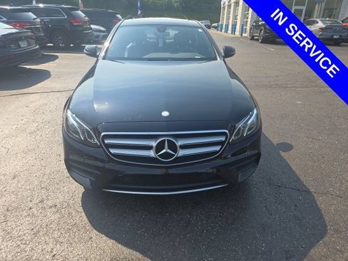 Used 2017 Mercedes-Benz E 300 4MATIC image 2