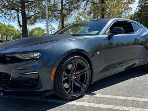 Used 2021 Chevrolet Camaro SS image 1