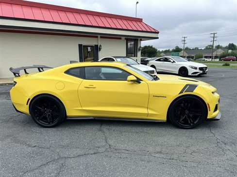 Used 2018 Chevrolet Camaro SS RWD image 4