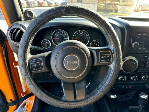 Used 2012 Jeep Wrangler Unlimited Sport image 35