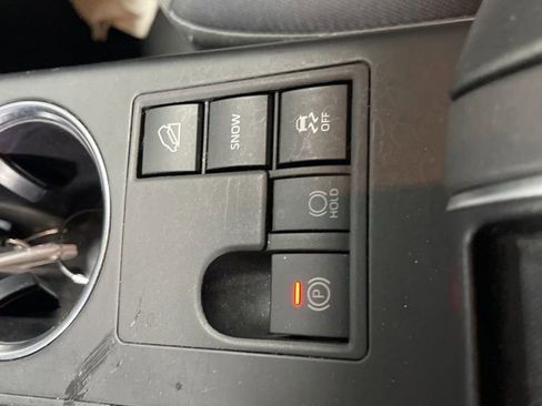 Used 2024 Toyota Highlander XLE image 35