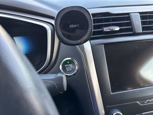 Certified 2019 Ford Fusion SE FWD image 22