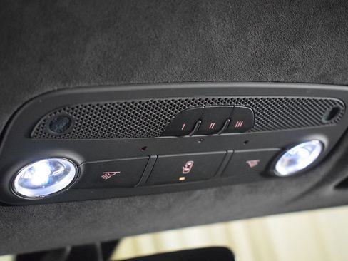 Used 2023 Lamborghini Huracan EVO image 36