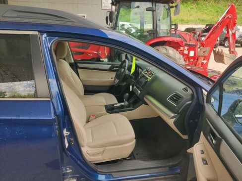 Used 2017 Subaru Outback 2.5i Premium AWD/4WD image 17