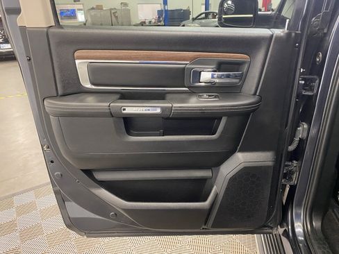 Used 2018 RAM 1500 Laramie image 19
