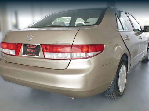 Used 2004 Honda Accord LX image 10