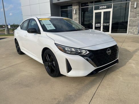 Used 2024 Nissan Sentra SR image 1