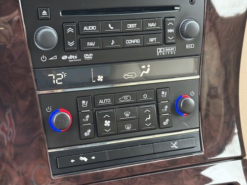 Used 2013 Cadillac Escalade EXT Premium image 33