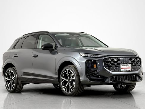 New 2026 Audi Q3 quattro 2.0T AWD/4WD image 2