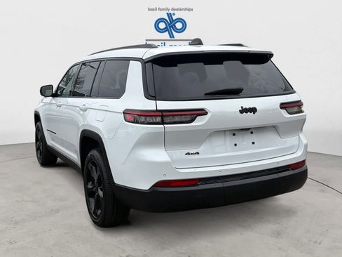 Used 2023 Jeep Grand Cherokee L Laredo AWD/4WD image 3