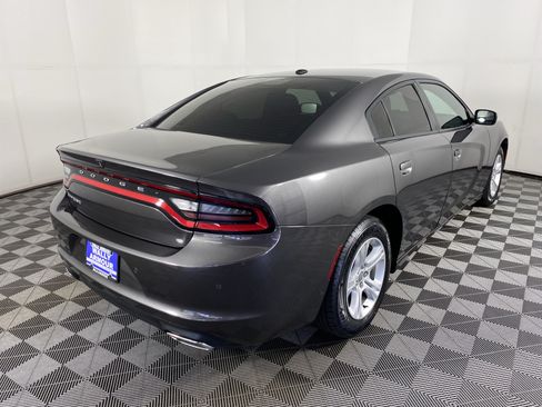 Used 2020 Dodge Charger SXT RWD image 6