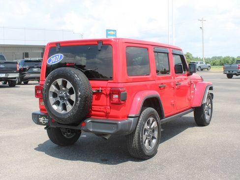 Used 2021 Jeep Wrangler Unlimited Sahara w/ LED Lighting Group AWD/4WD image 9