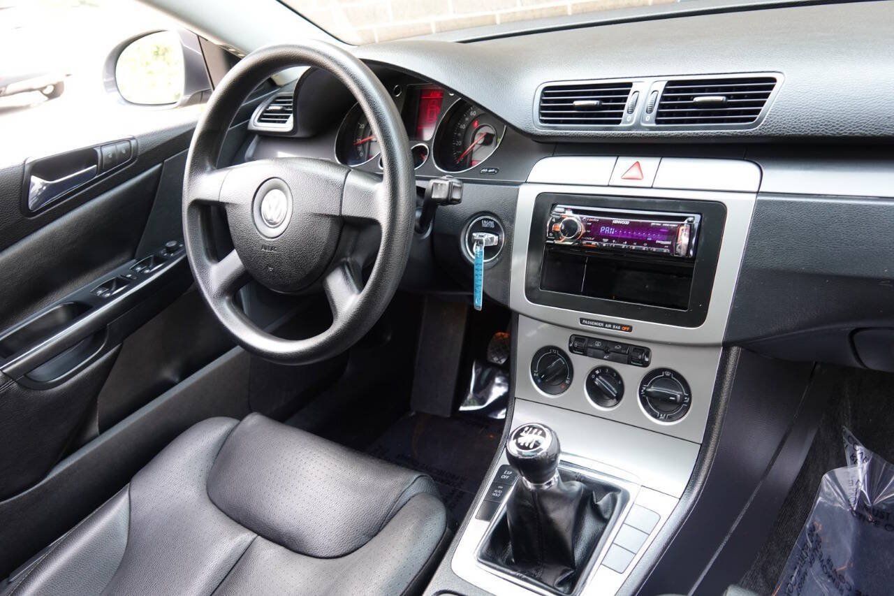 Used 2007 Volkswagen Passat 2.0T FWD image 67