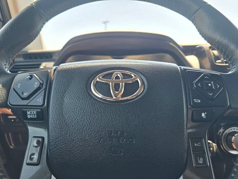 Used 2022 Toyota 4Runner TRD Off-Road AWD/4WD image 21