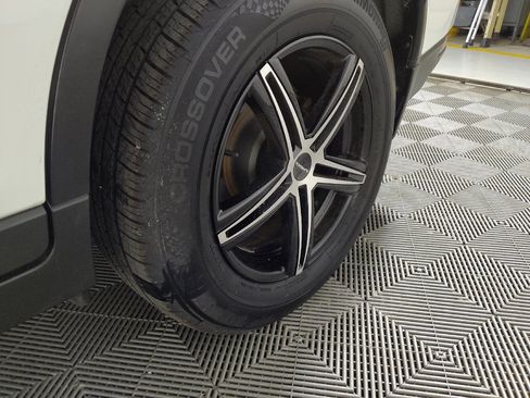 Used 2017 Nissan Rogue S FWD image 31