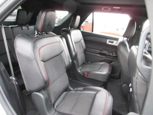 Used 2023 Ford Explorer ST-Line w/ Class IV Trailer Tow Package AWD/4WD image 24